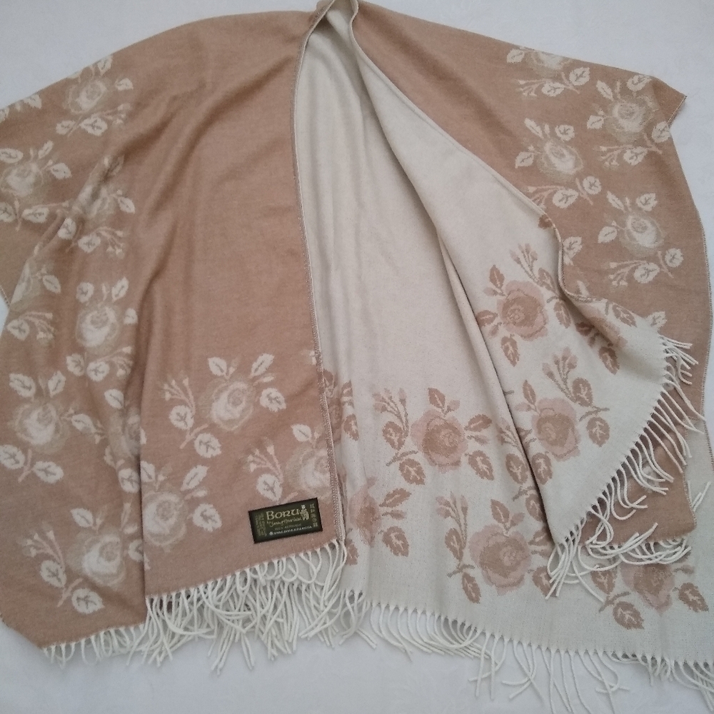 Boru Jimmy Hourihan reversible camel blanket cape wrap fringe